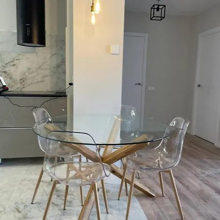 20 метров до пляжа фенальс в ллорет де мар Apartman Lloret de Mar