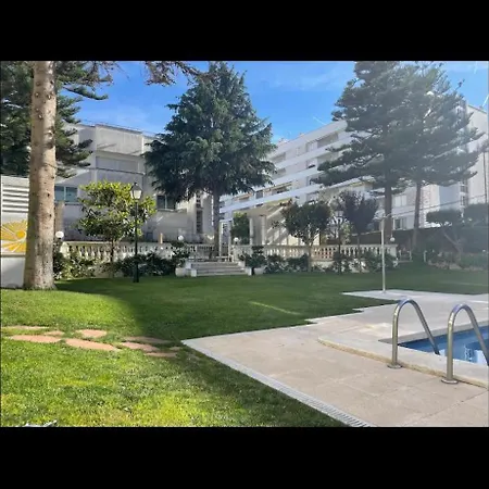 20 метров до пляжа фенальс в ллорет де мар Apartment